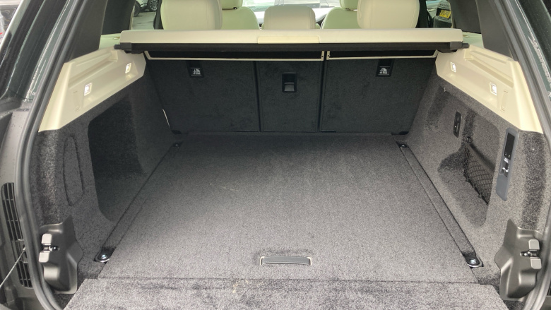 Land Rover Range Rover 3.0 D300 SE 4dr Auto Diesel Estate